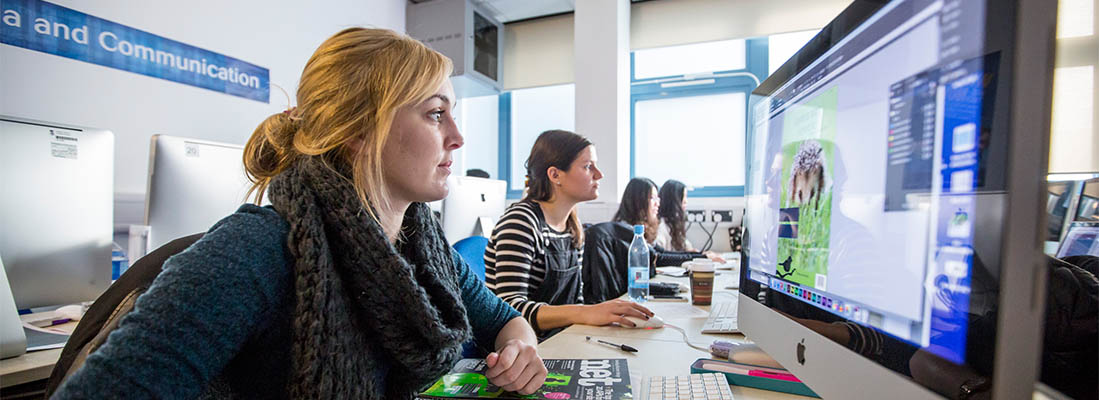 students working in a PC lab