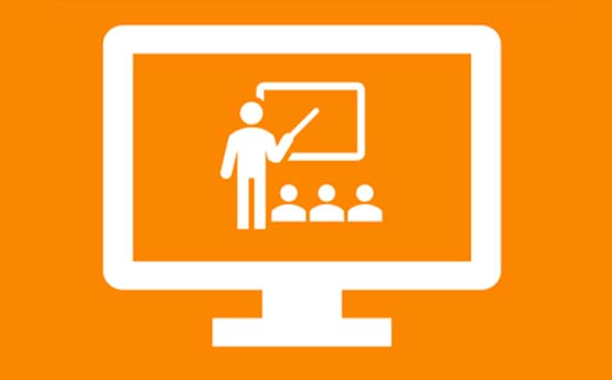 Sgrin yn dangos athro yn pwyntio at fwrdd gyda ffon