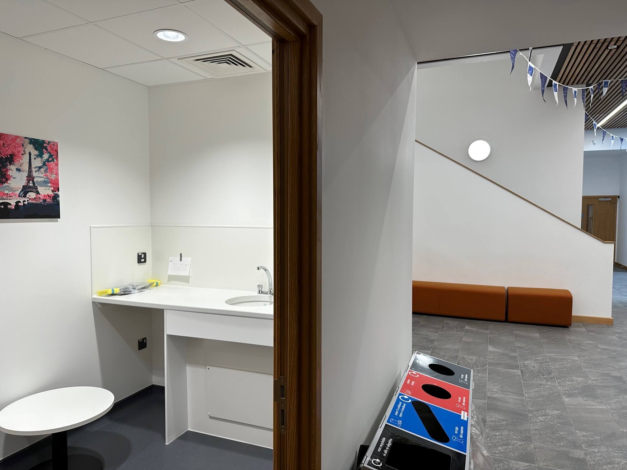 LLE BWYDO BABANOD FOUNDRY CYFRIFIADUROL